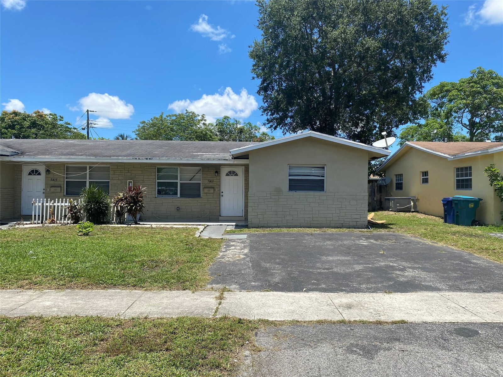 Property Photo:  5411 NW 16th Court  FL 33313 