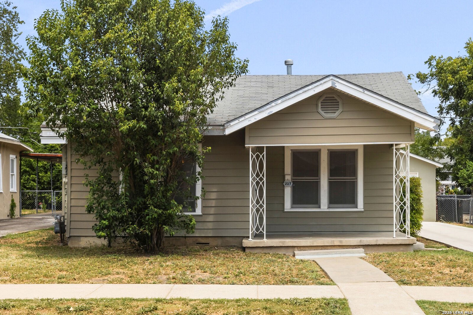Property Photo:  227 Linares St  TX 78225 