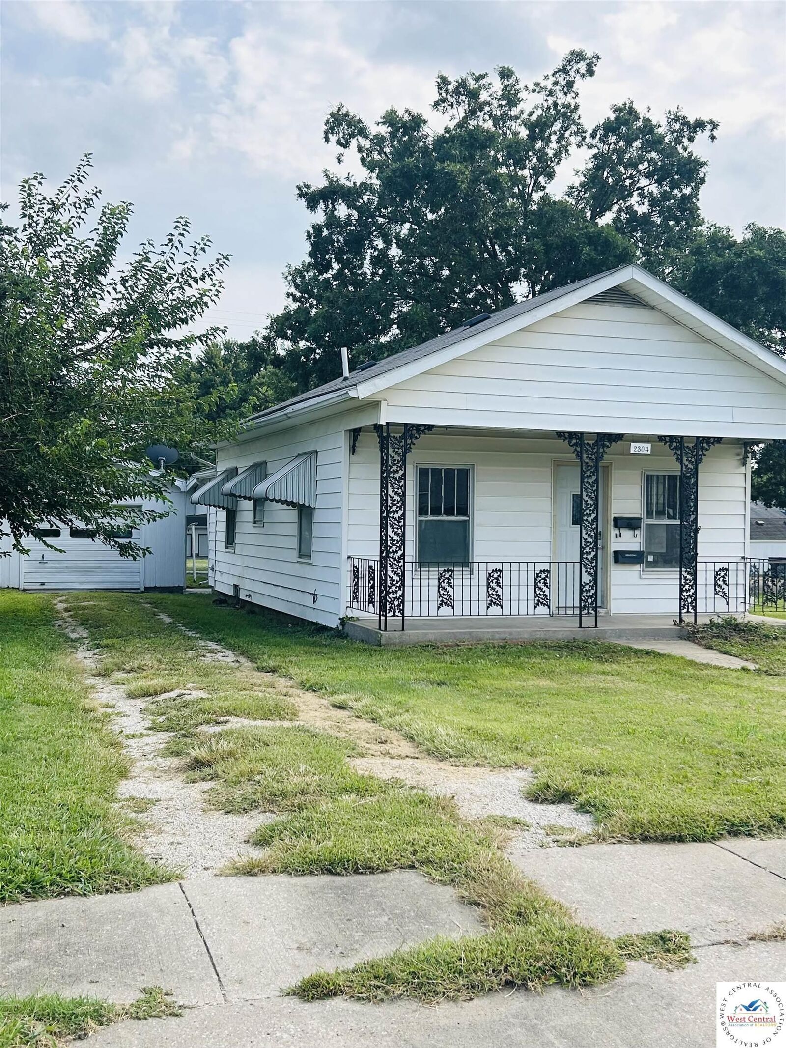 Property Photo:  2304 E Broadway  MO 65301 