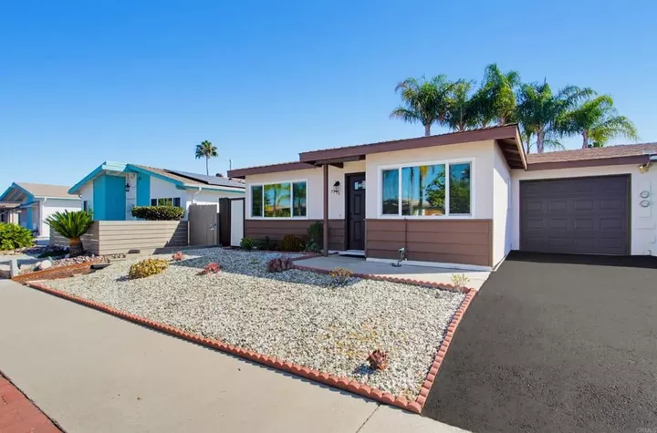 Property Photo:  3196 Buena Hills Drive  CA 92056 