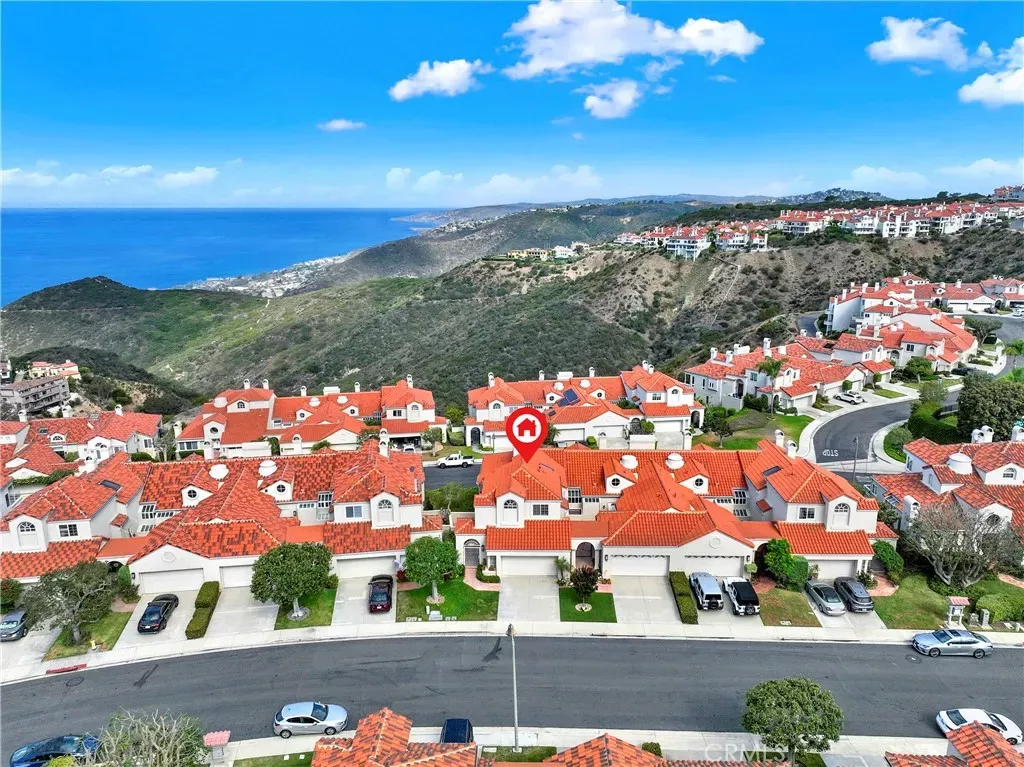 Property Photo:  25 Toulon  CA 92677 