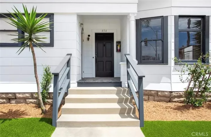 Property Photo:  522 5th St  CA 90802 