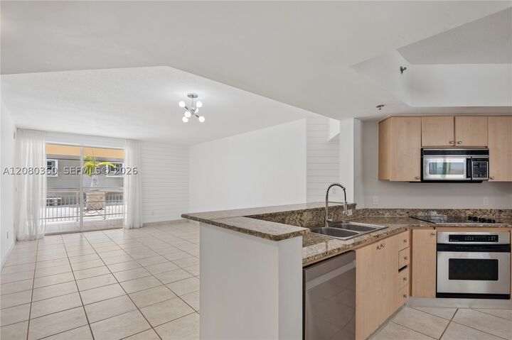 Property Photo:  145 Jefferson Ave 417  FL 33139 