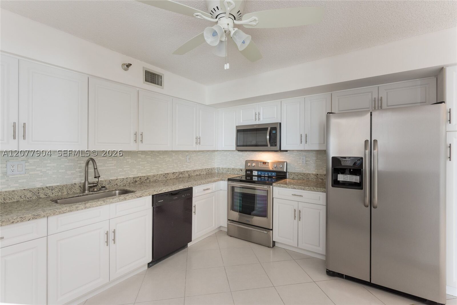 Property Photo: 3500 Mystic Pointe Dr 2202 FL 33180