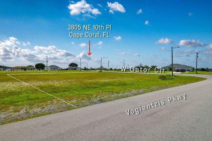 Property Photo:  3805 NE 10th Pl  FL 33909 
