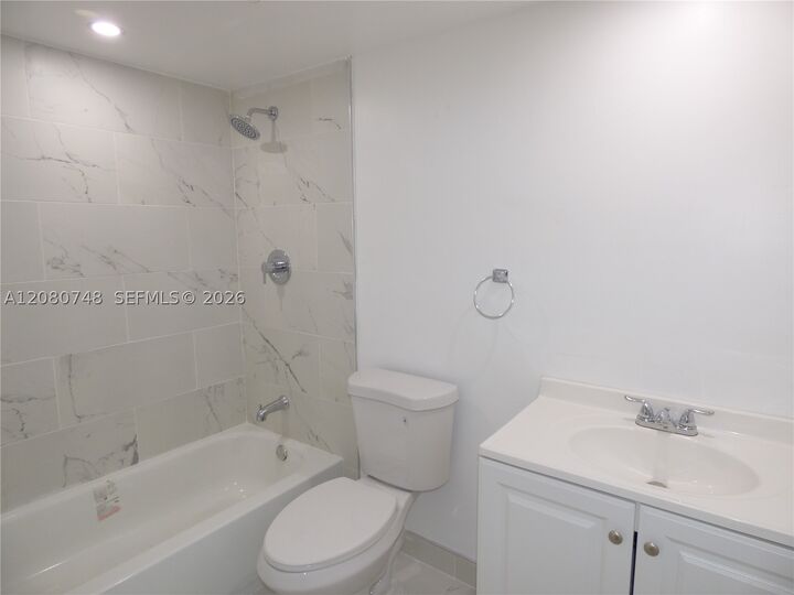 Property Photo:  361 S Hollybrook Dr 302  FL 33025 
