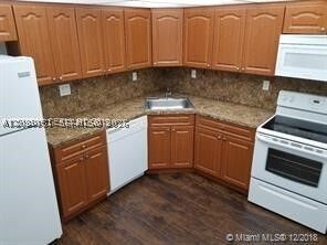 Property Photo: 2780 NE 183rd St 212 FL 33160