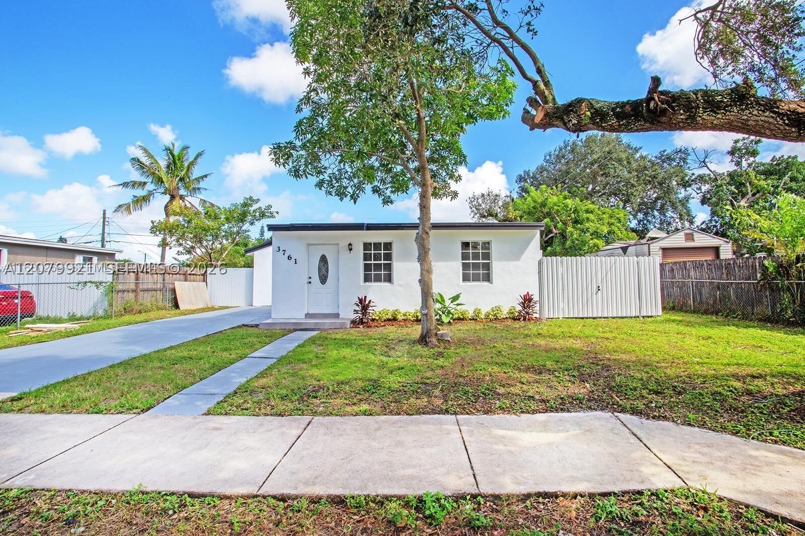 Property Photo: 3761 SW 45th Avr 0 FL 33023