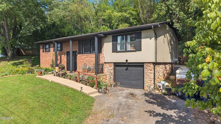 Property Photo: 516 Foothills Road TN 37663