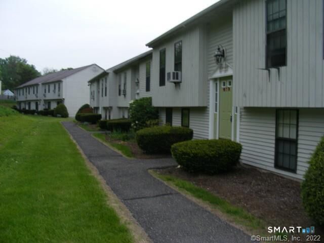 Property Photo:  18 Aspetuck Village 18  CT 06776 
