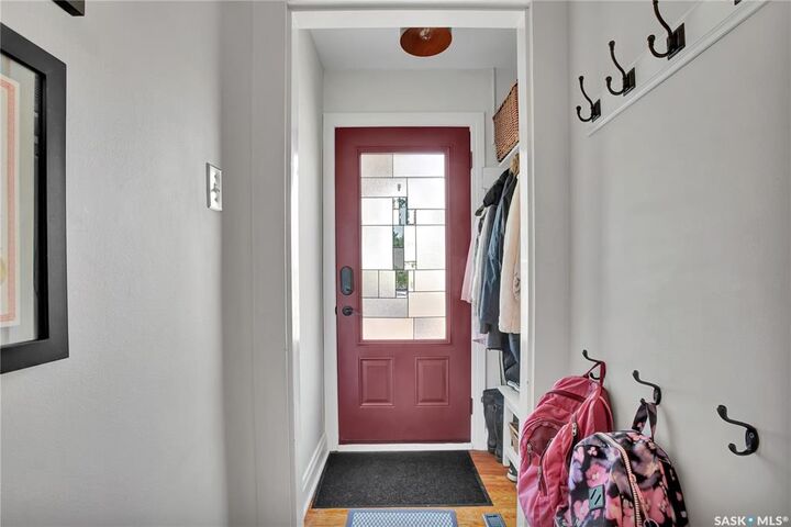 Property Photo:  930 6th Avenue N  SK S7K 2T4 
