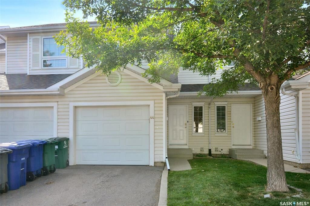 Property Photo:  110 Keevil Crescent 44  SK S7N 4N8 