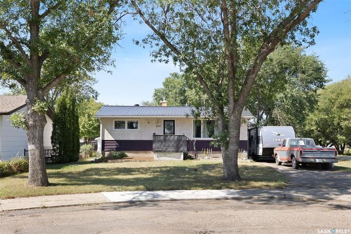 Property Photo:  520 Montague Street  SK S4R 3W5 