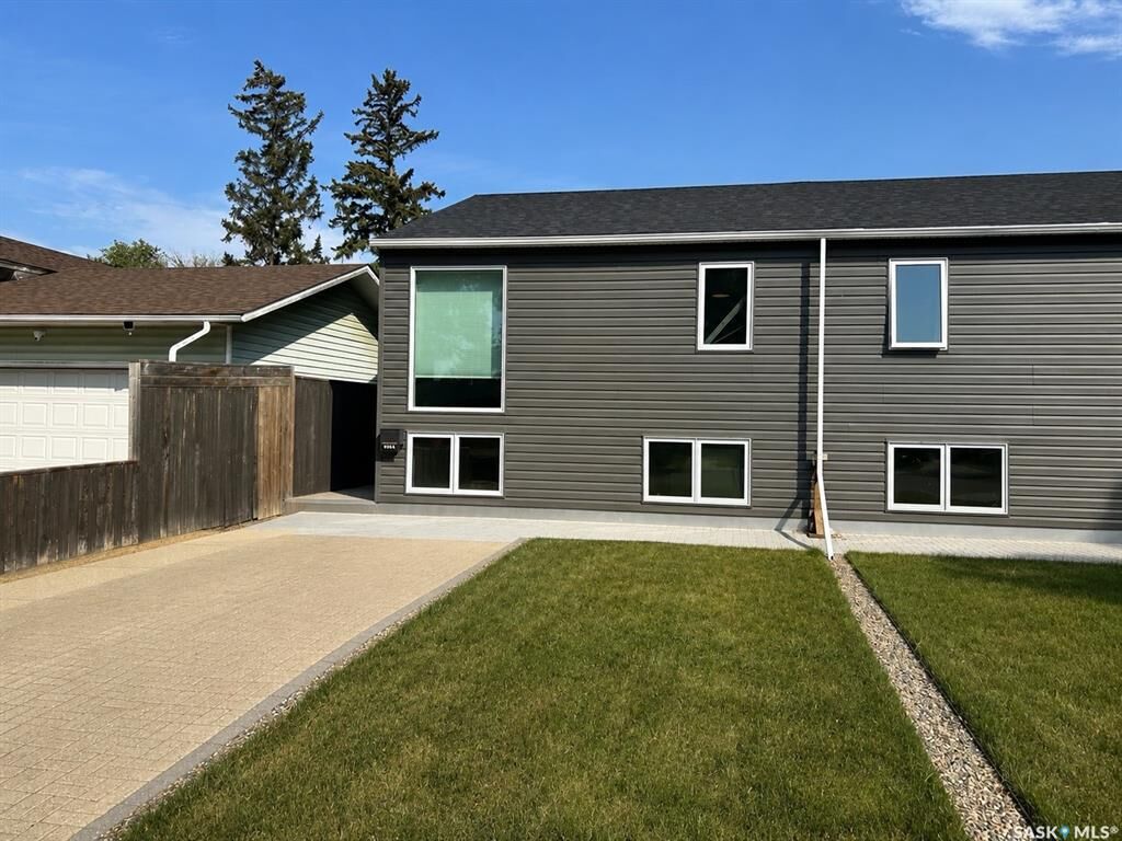 Property Photo:  905A Argyle Avenue  SK S7H 2V9 