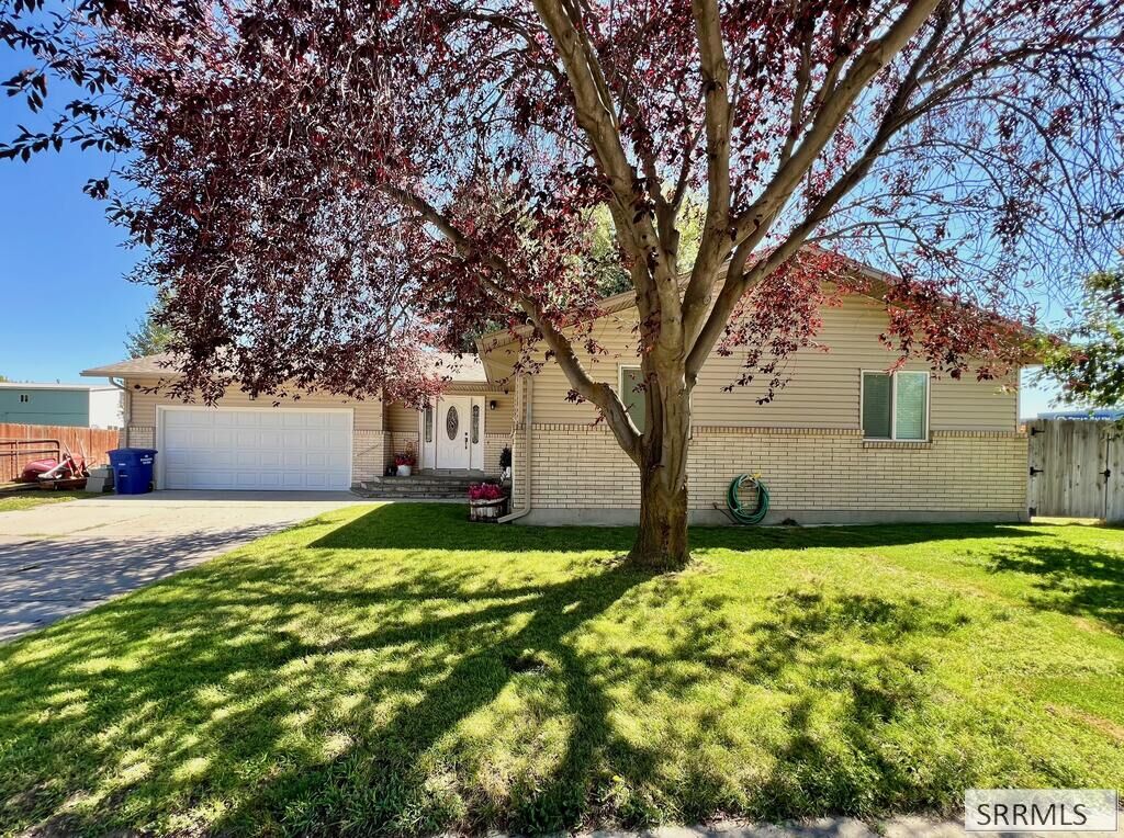 Property Photo: 2 Brandon Drive ID 83448