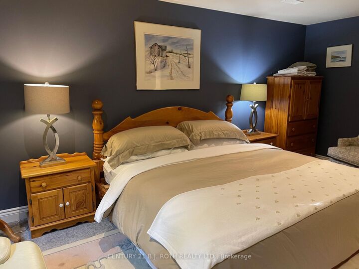Property Photo: 52 Pine Ridge Trail ON L4M 4Y8