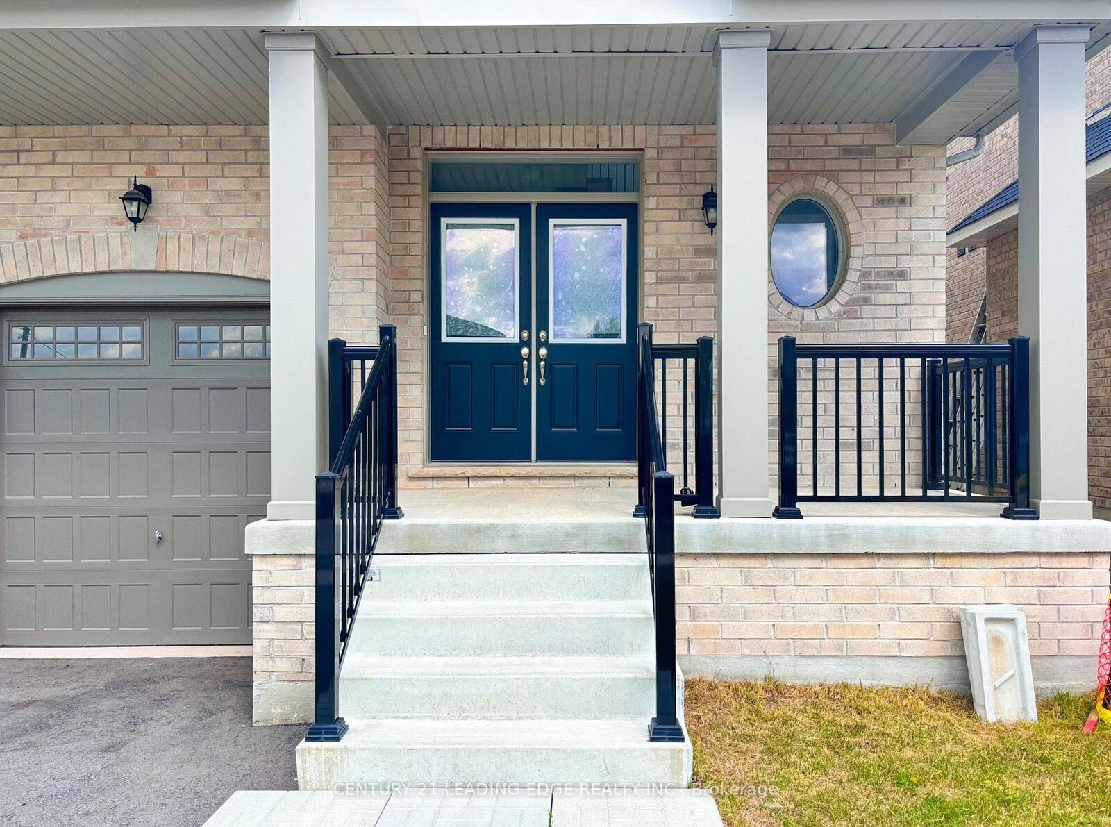Property Photo: 19 Wakefield Boulevard ON L3W 0L7