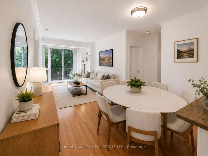 Photo de la propriété:  38 William Carson Crescent 810  ON M2P 2A1 