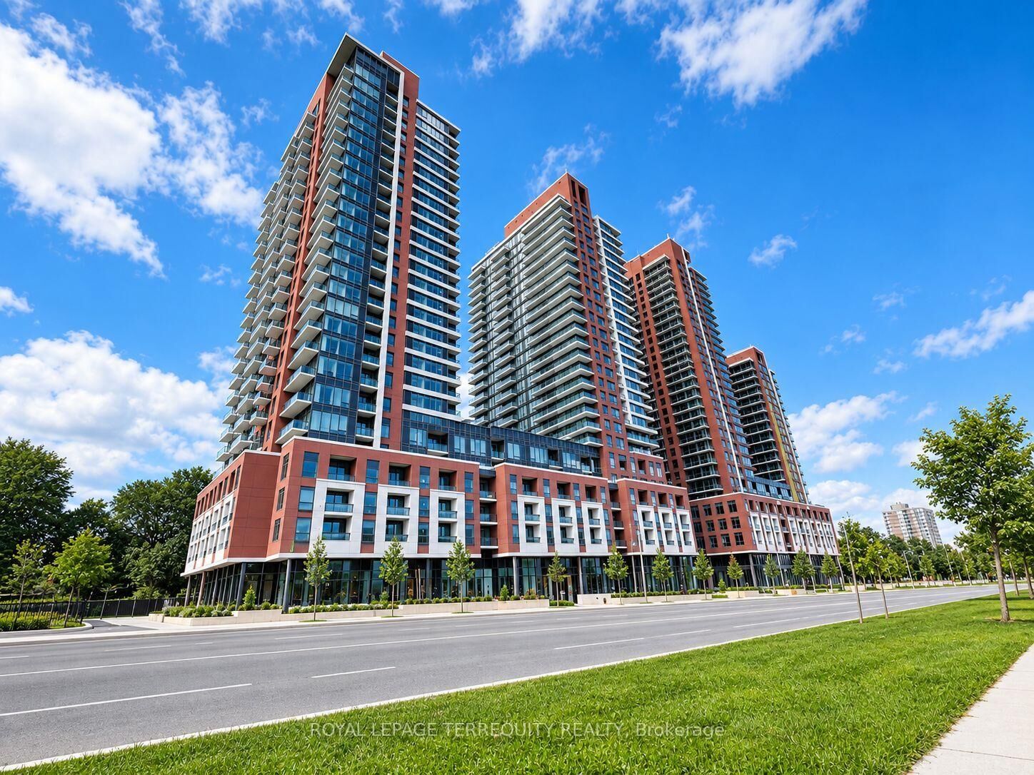 Property Photo:  4010 Eglinton Avenue W 1015  ON M9A 0G5 