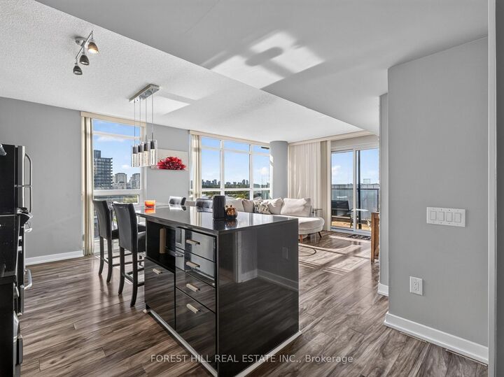 Property Photo:  19 Singer Court 1817  ON M2K 0B2 