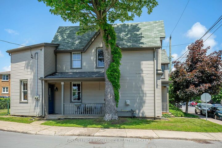 Property Photo:  300 Sydenham Street  ON K7K 3M7 