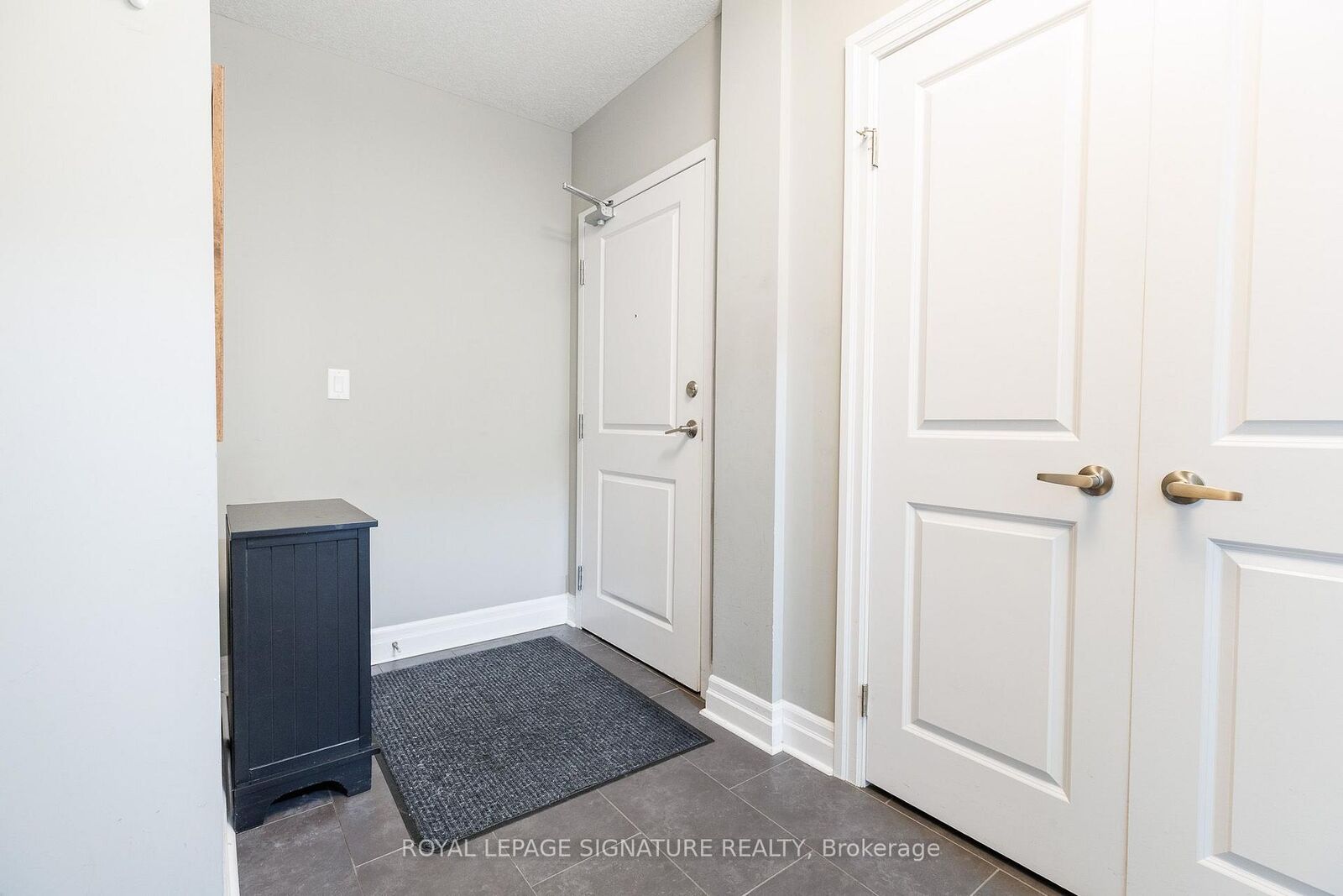Property Photo:  240 Villagewalk Boulevard 211  ON N6G 0P6 