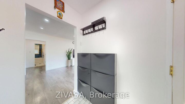 Property Photo:  125 Jeffcoat Drive  ON M9W 3B9 