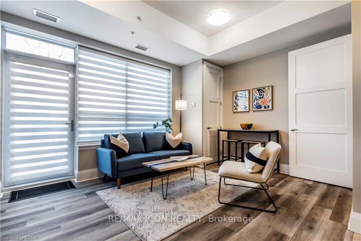 Property Photo:  63 Arthur Street S 102  ON N1E 0A8 
