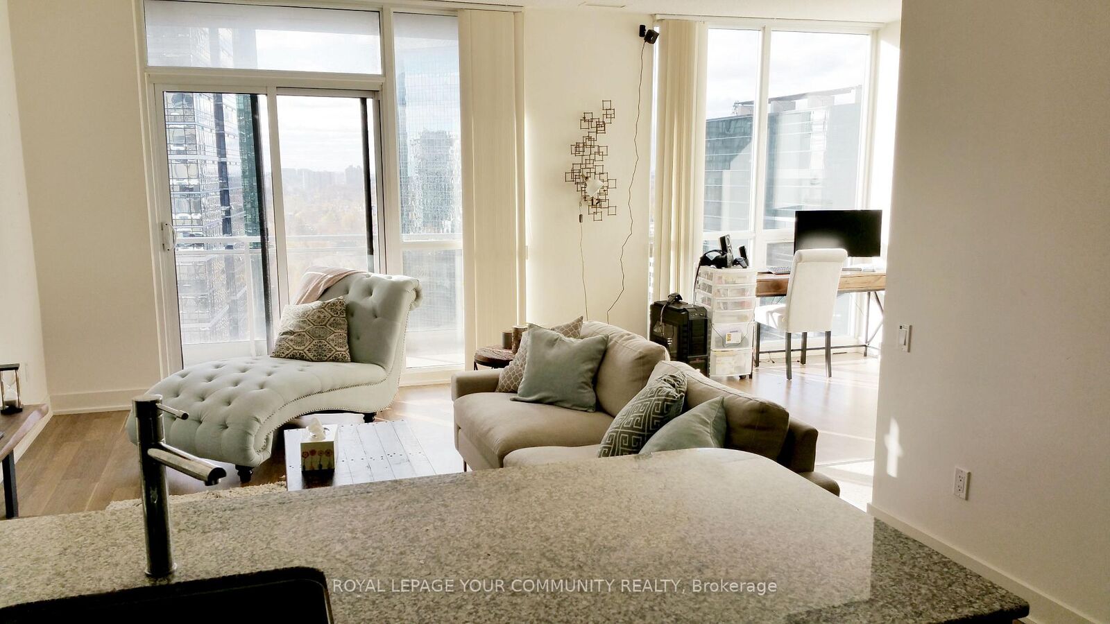 Property Photo:  23 Sheppard Avenue E 2102  ON M2N 0C8 