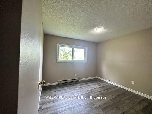 Property Photo:  7 Lowndes Avenue 12  ON L4P 4C5 