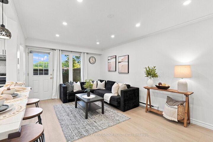 Property Photo: 33 Taunton Road E 23 ON L1G 3T6
