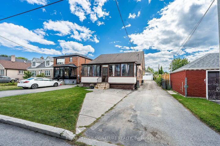 Property Photo:  1 Davidson Avenue  ON M1K 1C2 