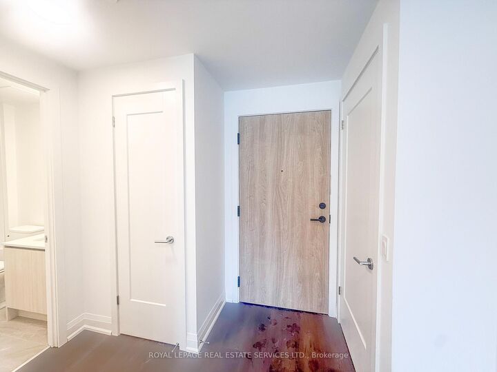Property Photo:  799 The Queensway N/A 105 Upper  ON M8Z 0H3 