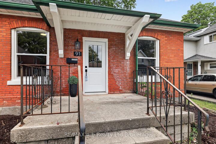 Property Photo:  91 Winniett Street  ON N4S 5Z6 