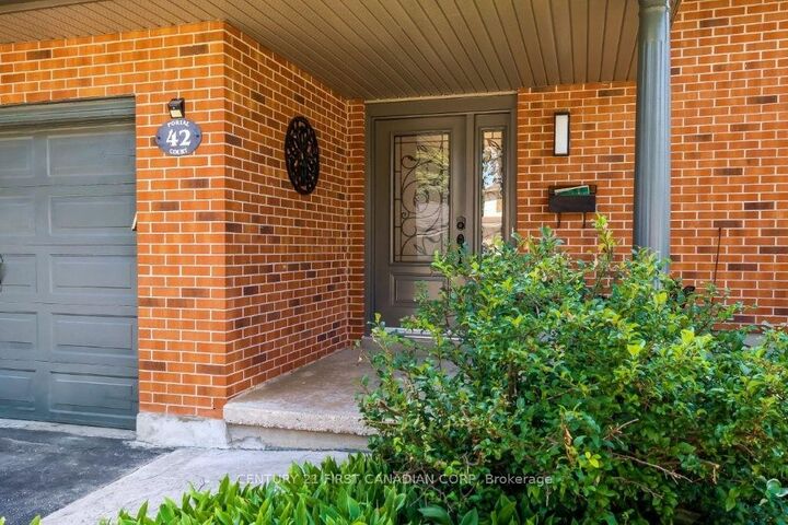 Property Photo:  42 Portal Court  ON N5X 2E6 