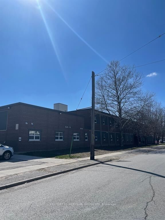 Property Photo:  50 Scott Street 121  ON N5P 1K6 