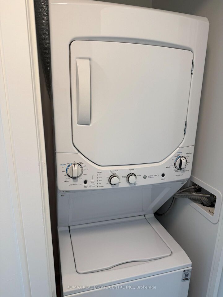 Property Photo:  3009 Novar Road E 324  ON L5B 0K2 