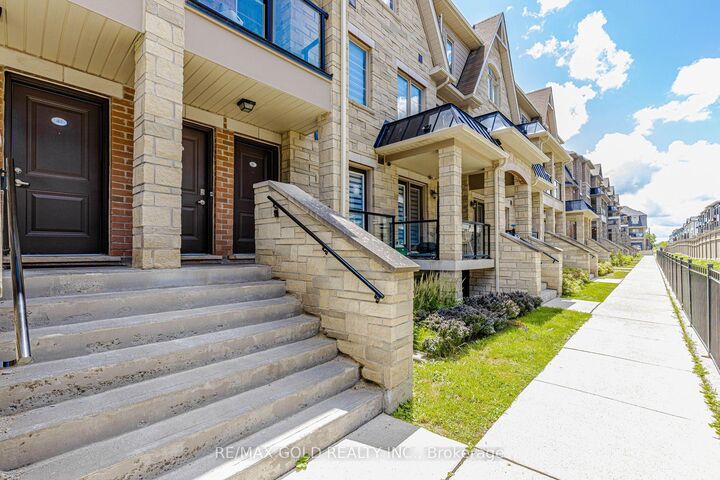 Property Photo:  200 Veterans Drive # 40  ON L7A 4S6 