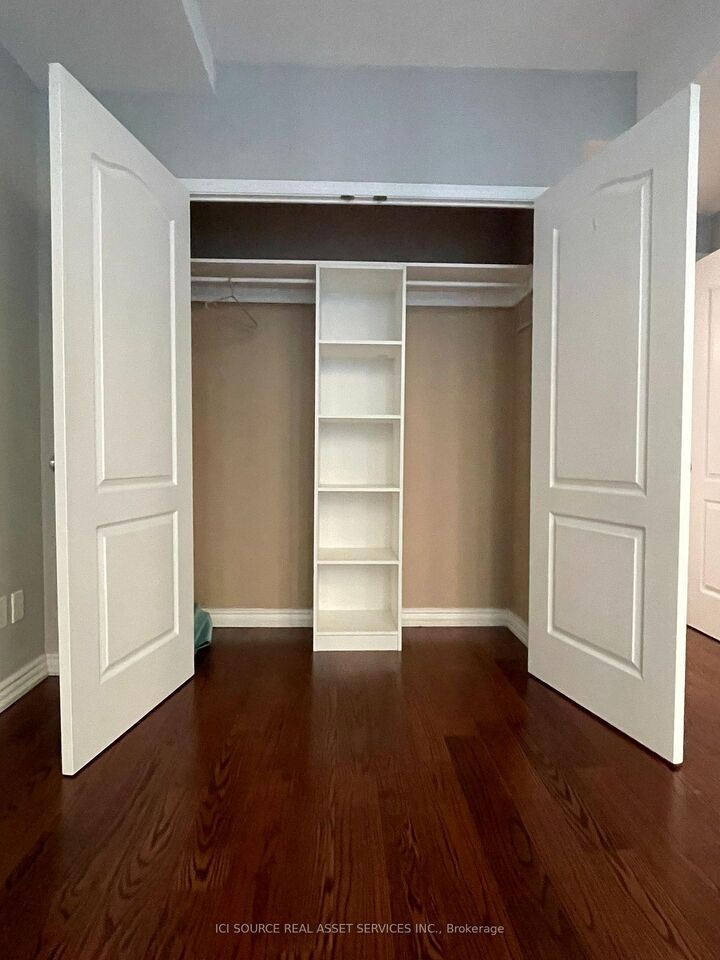 Property Photo:  263 Wellington Street W Ph05  ON M5V 3E6 