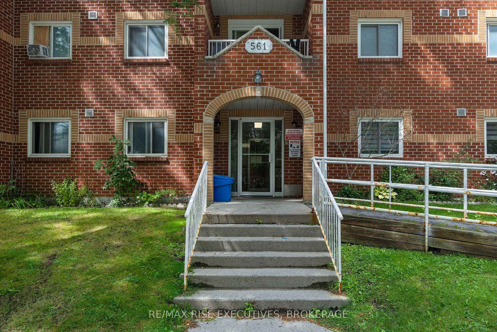 Property Photo:  561 Armstrong Road 305  ON K7M 8J9 