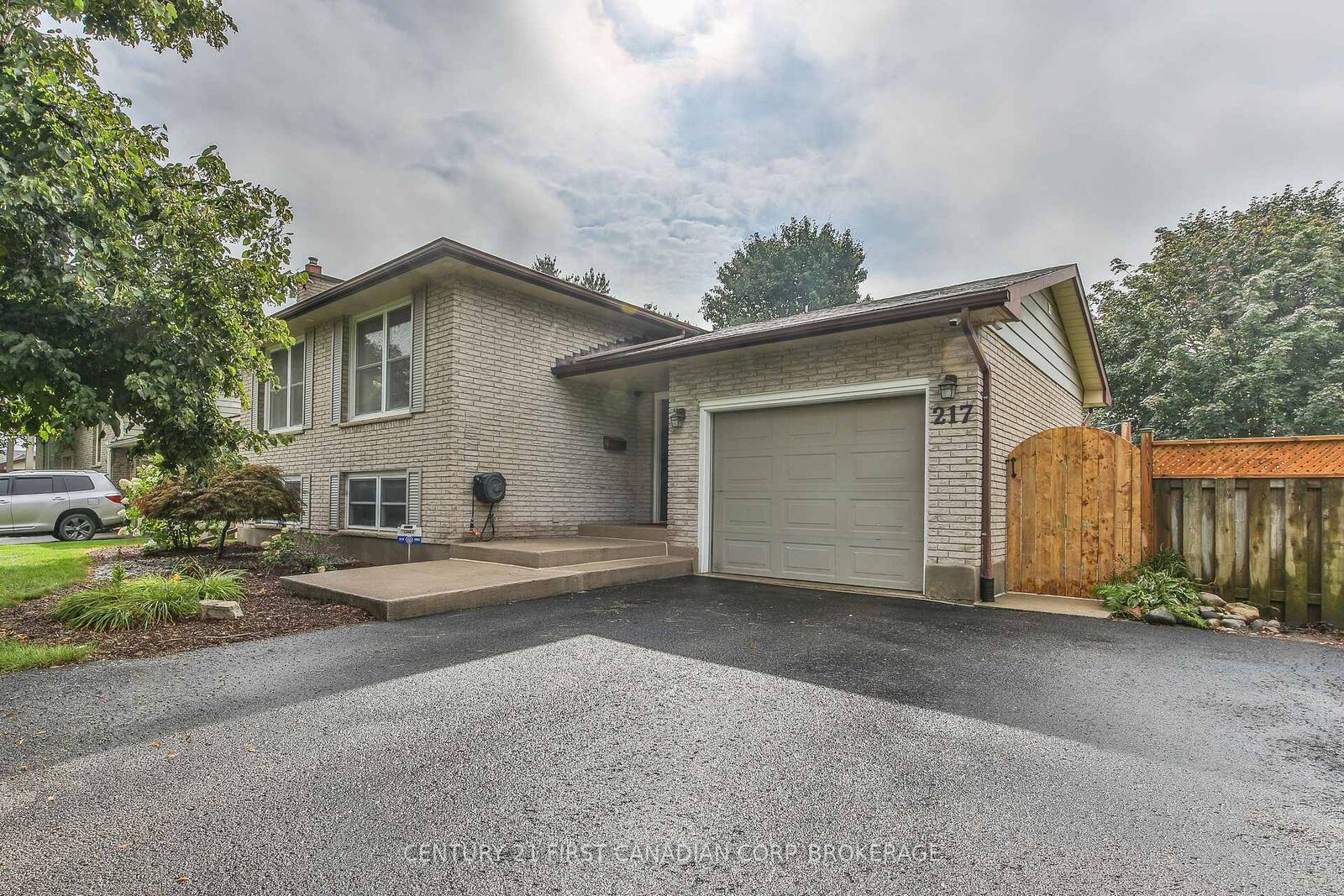 Property Photo:  217 Seldon Street  ON N0M 2M0 
