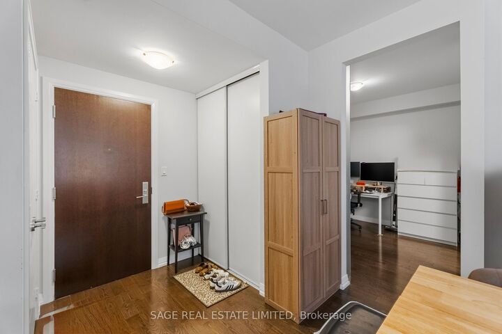 Property Photo:  460 Adelaide Street E 309  ON M5A 1N4 