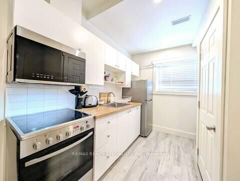 Photo de la propriété:  1064 Barton Street Apt 1  ON L8L 3E5 