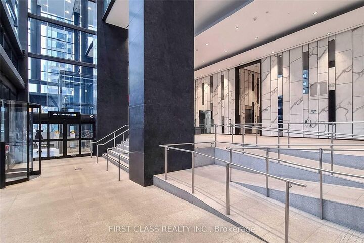 Property Photo:  488 University Avenue 3901  ON M5G 0C1 
