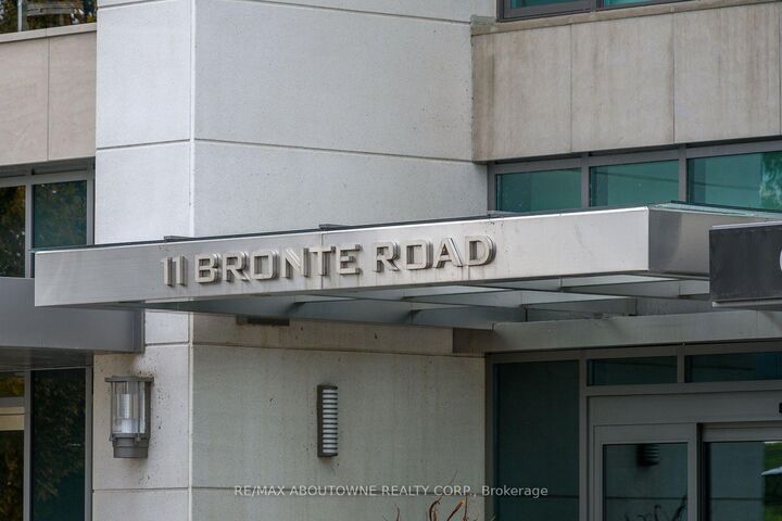 Property Photo:  11 Bronte Road 815  ON L6L 0E1 