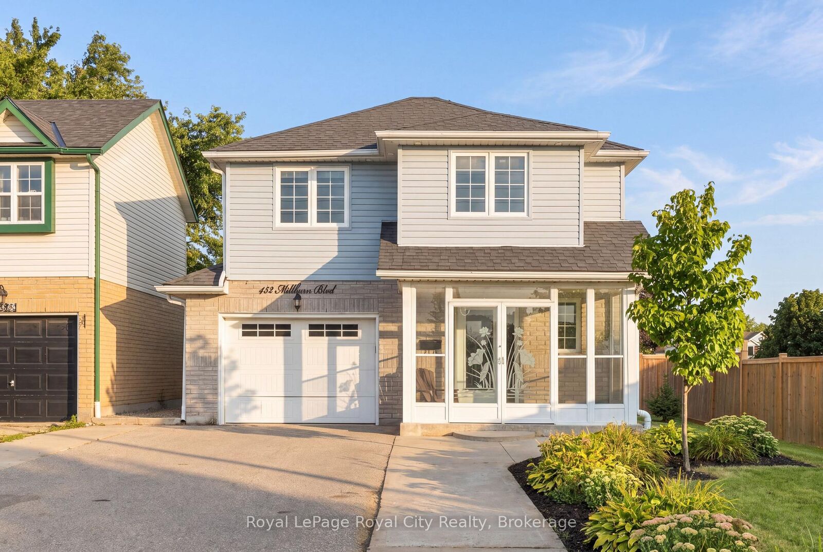 Property Photo:  452 Millburn Boulevard  ON N1M 3P1 