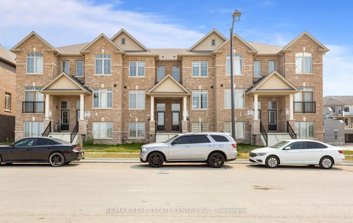 Property Photo:  353 Inspire Boulevard  ON L6R 0B8 