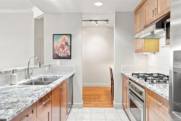 Property Photo:  21 Dallas Rd #414  BC V8V 4Z9 
