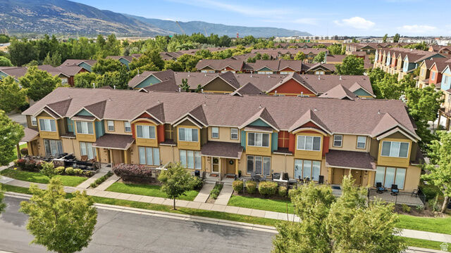 Property Photo: 897 W Waterside Dr UT 84025