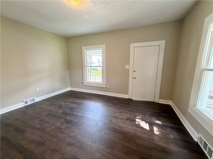 Property Photo:  1112 Pollock Ave  PA 16101 